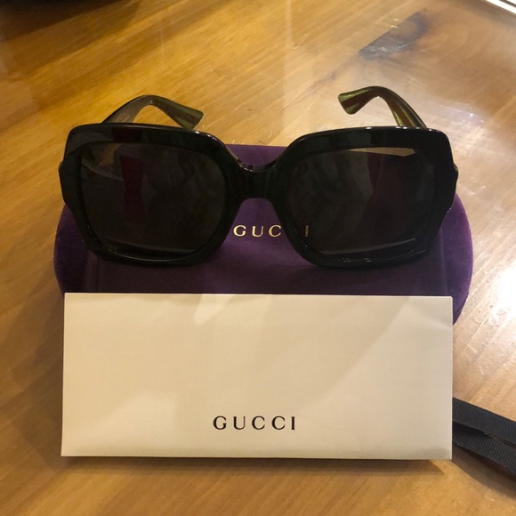 Women’s authentic Gucci sunglasses.